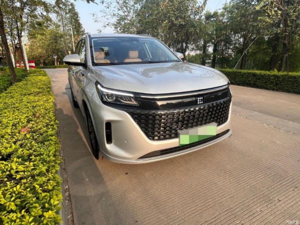 蓝电E5有多好，油耗省，续航长，9.98万就能入手的中型插混SUV！